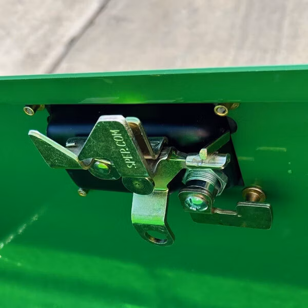 K10151 Tractor Tool Box 4